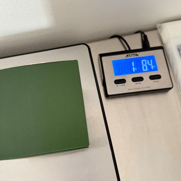 HUDSON GRACE Aspen Scented Candle 9.7 oz Green Glass NEW - Picture 10 of 10